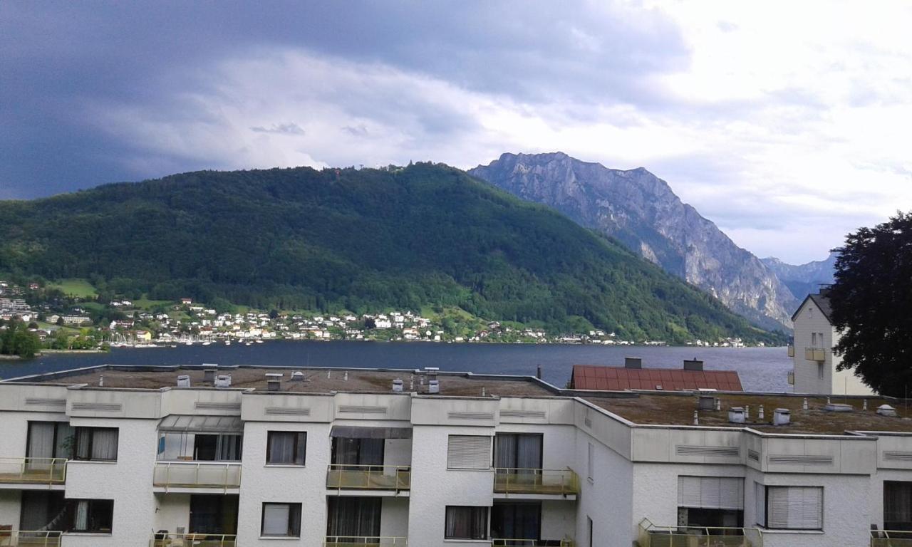 Vintage Garconiere Mit Balkon - 25 M2 Apartment Gmunden Bagian luar foto