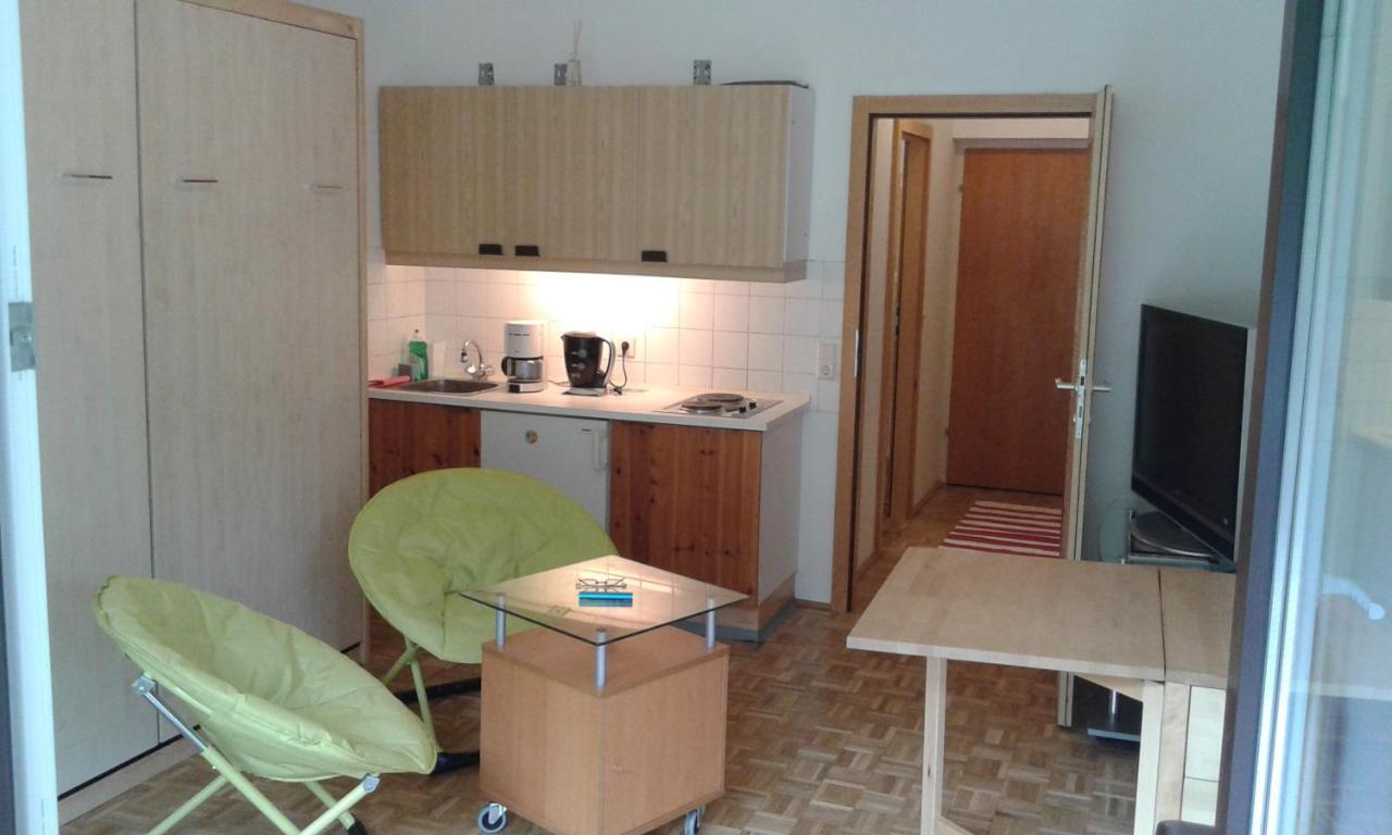 Vintage Garconiere Mit Balkon - 25 M2 Apartment Gmunden Bagian luar foto