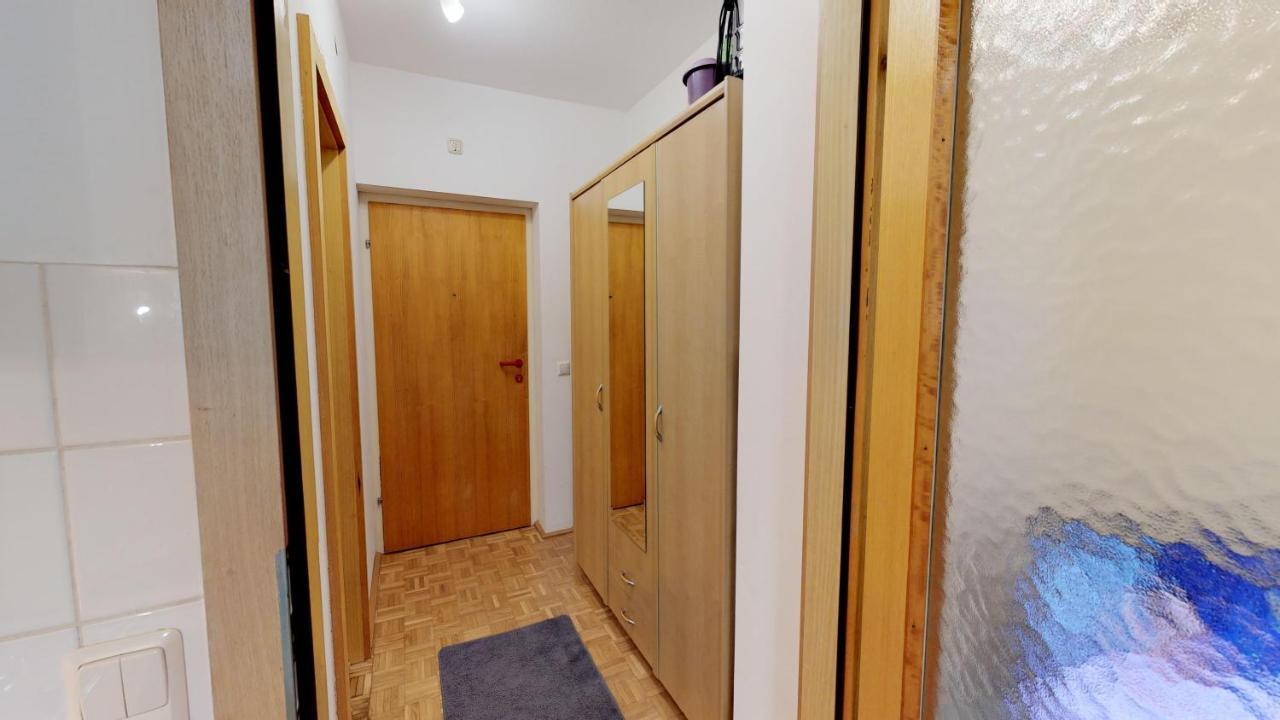 Vintage Garconiere Mit Balkon - 25 M2 Apartment Gmunden Bagian luar foto