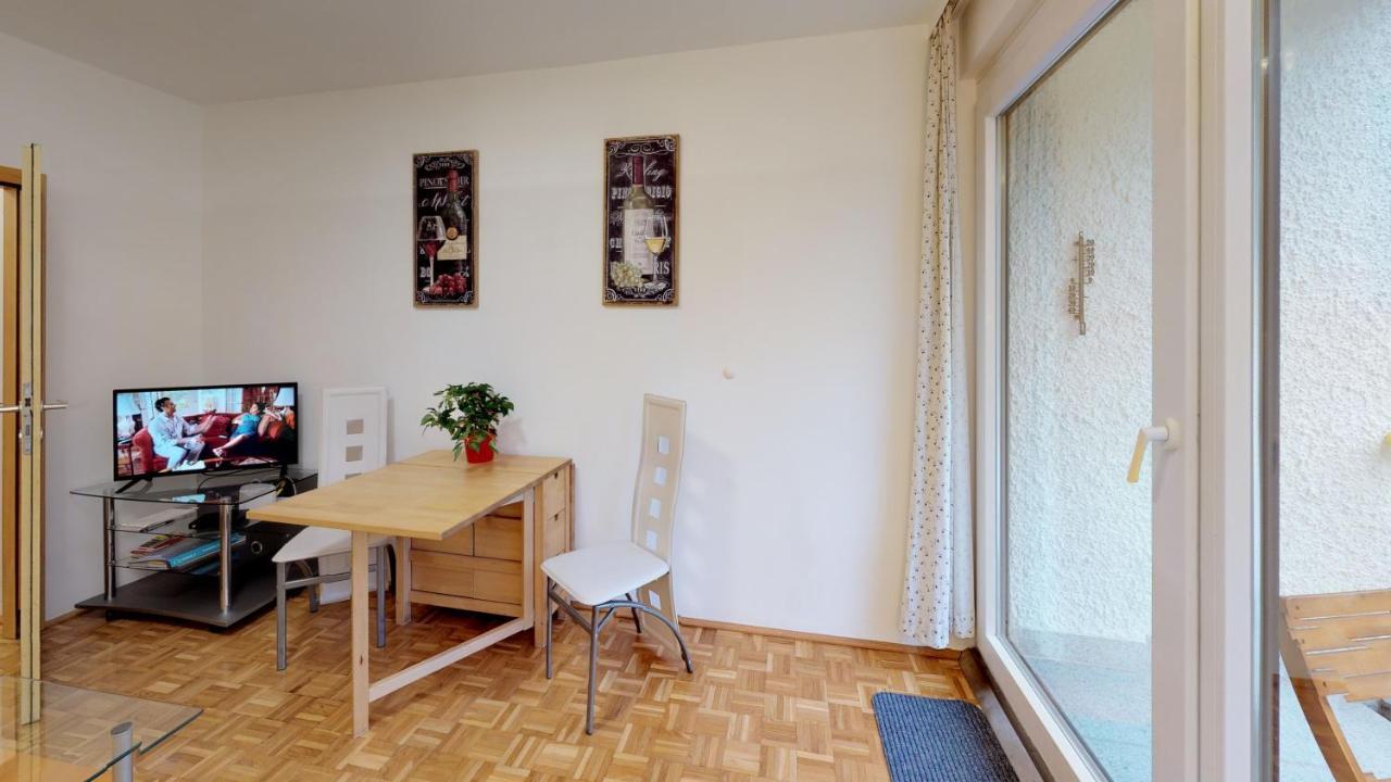 Vintage Garconiere Mit Balkon - 25 M2 Apartment Gmunden Bagian luar foto