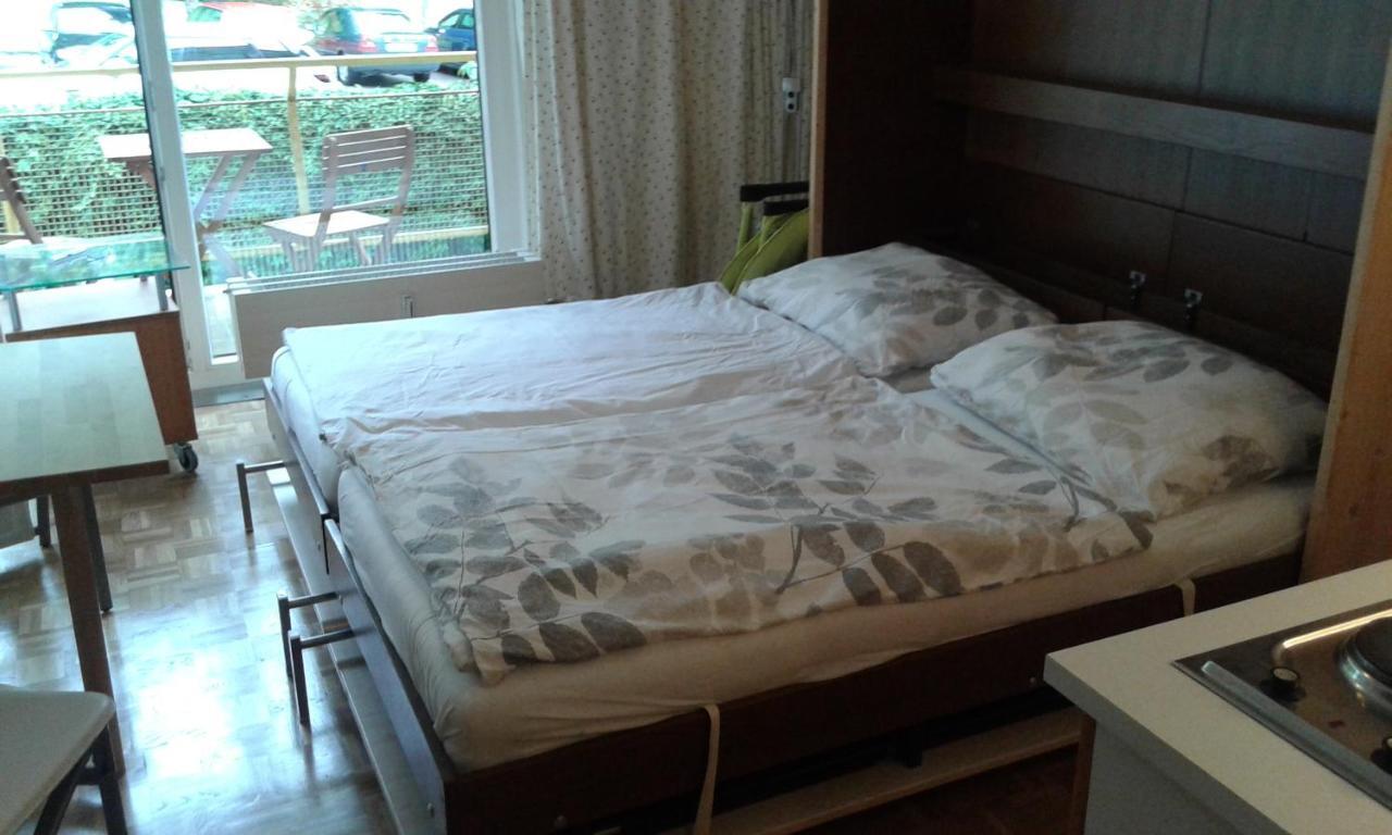 Vintage Garconiere Mit Balkon - 25 M2 Apartment Gmunden Bagian luar foto