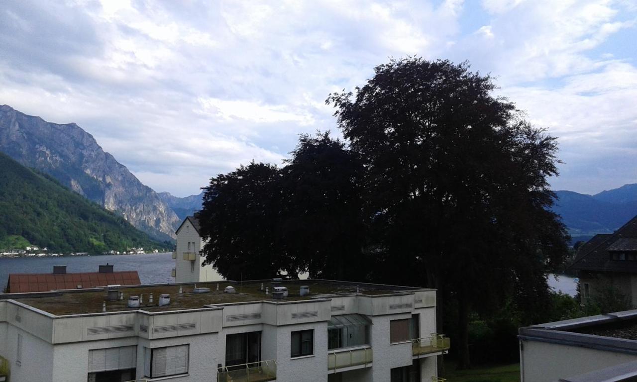 Vintage Garconiere Mit Balkon - 25 M2 Apartment Gmunden Bagian luar foto